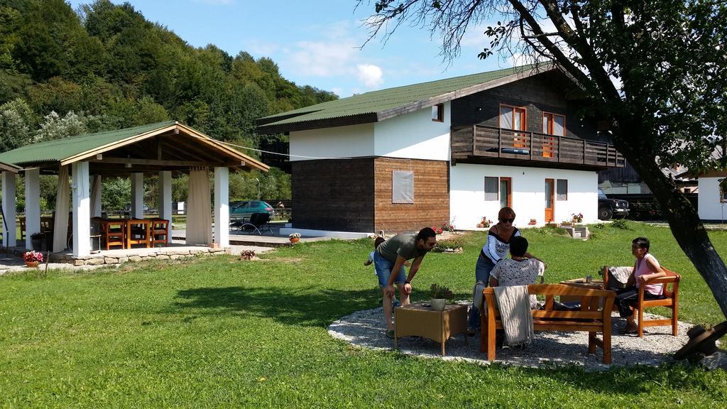 Landhaus Bed&Breakfast Vişeu de Sus Esterno foto